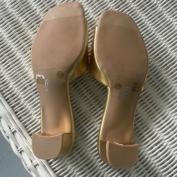 New Chinese Laundry Lana Gold Block Heel Sandals Slides size 7.5 - Picture 9 of 12